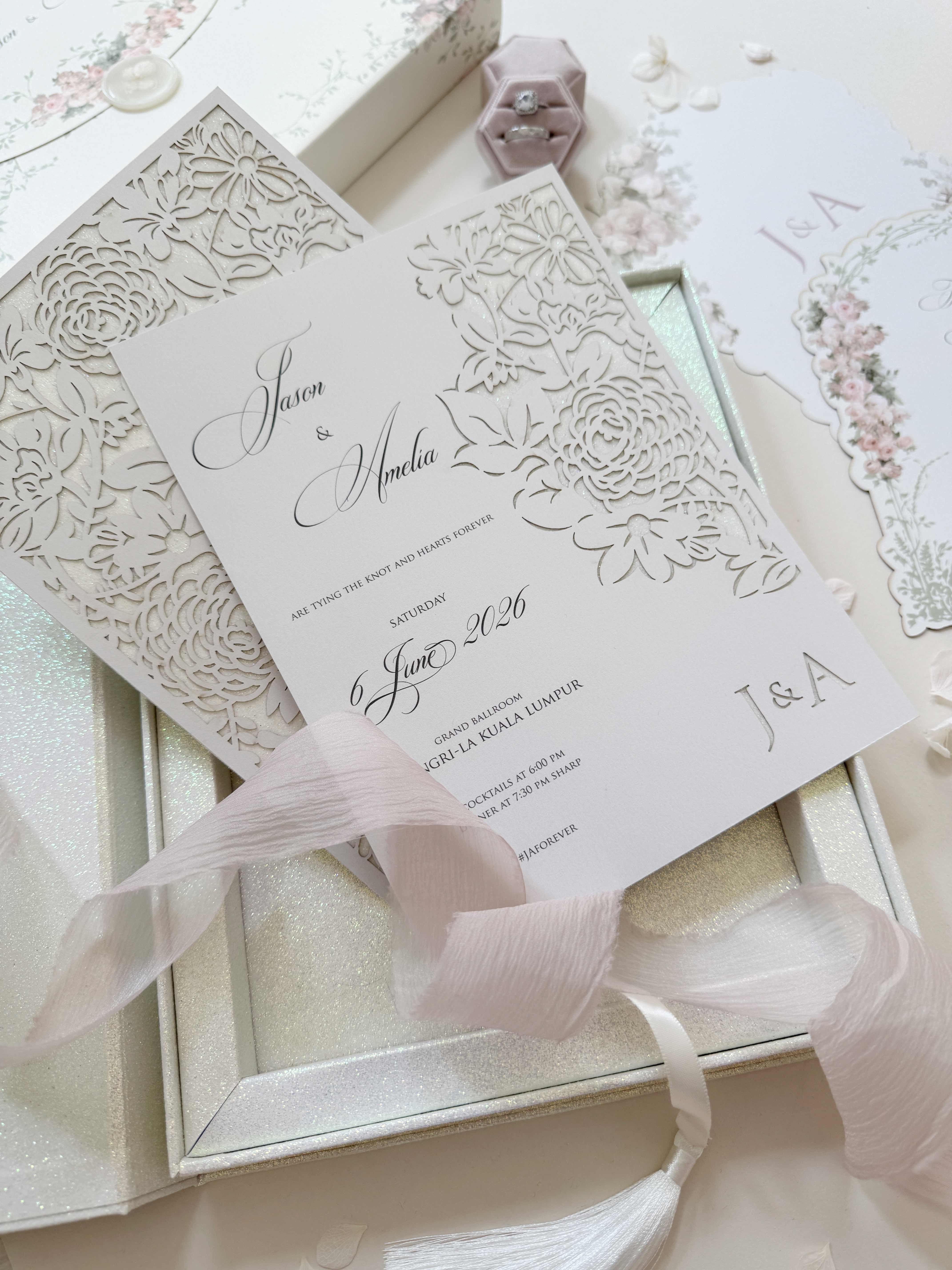 The Glitter Luxury Suite - Special Edition