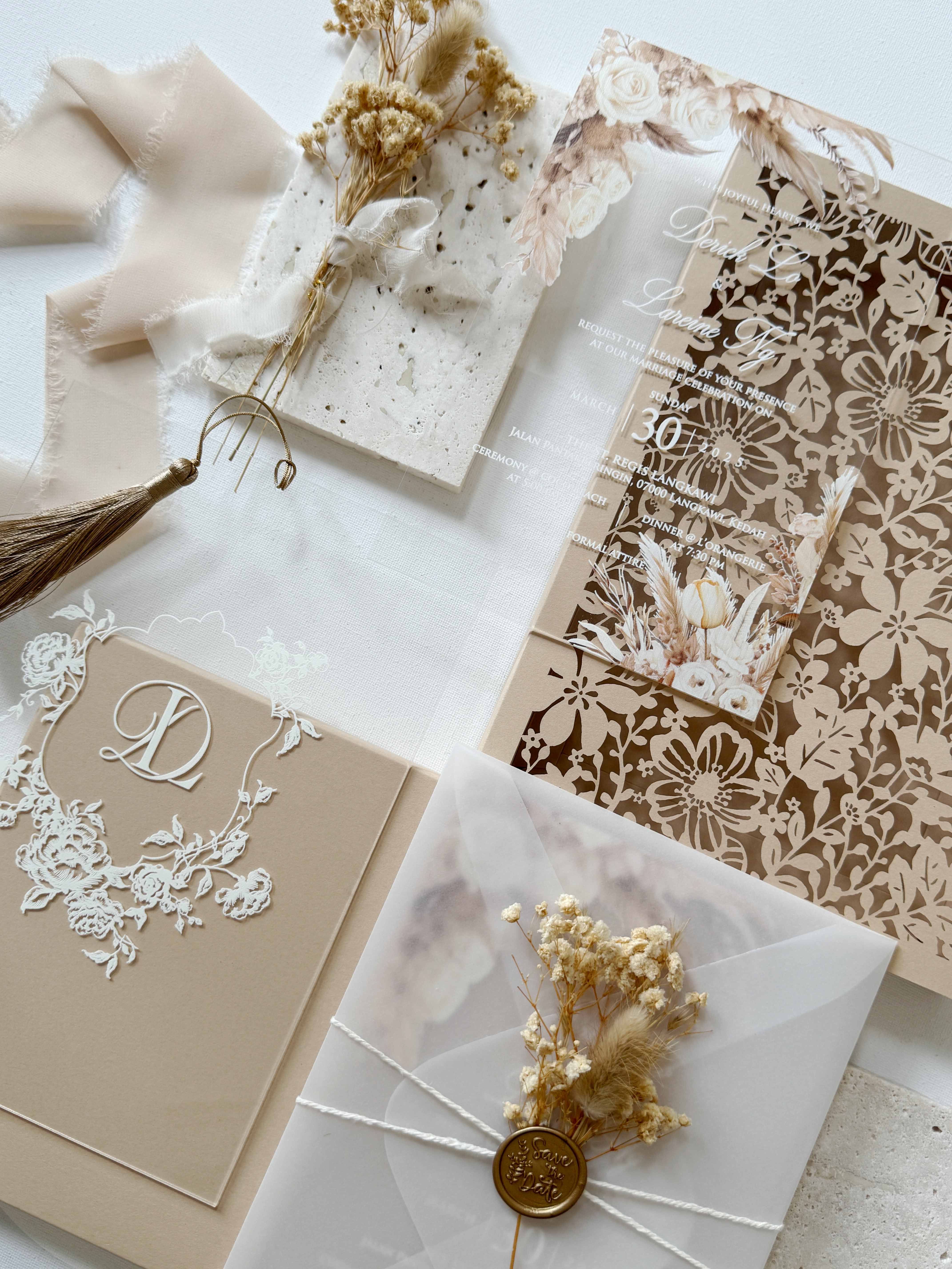 The Acrylic Keepsake Suite | Dried Flower